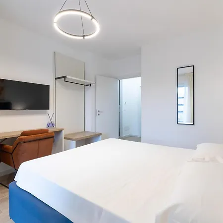 Апартаменти Incanto Nel Borgo Luxury With Terrace & Parking Барі
